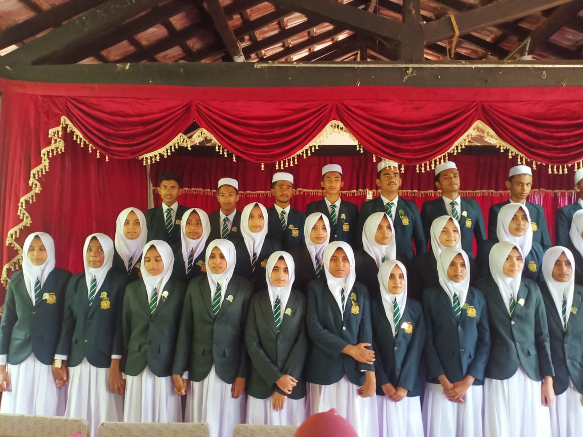 மாணவ தலைவர்களுக்கான சின்னம் சுட்டும் விழா 